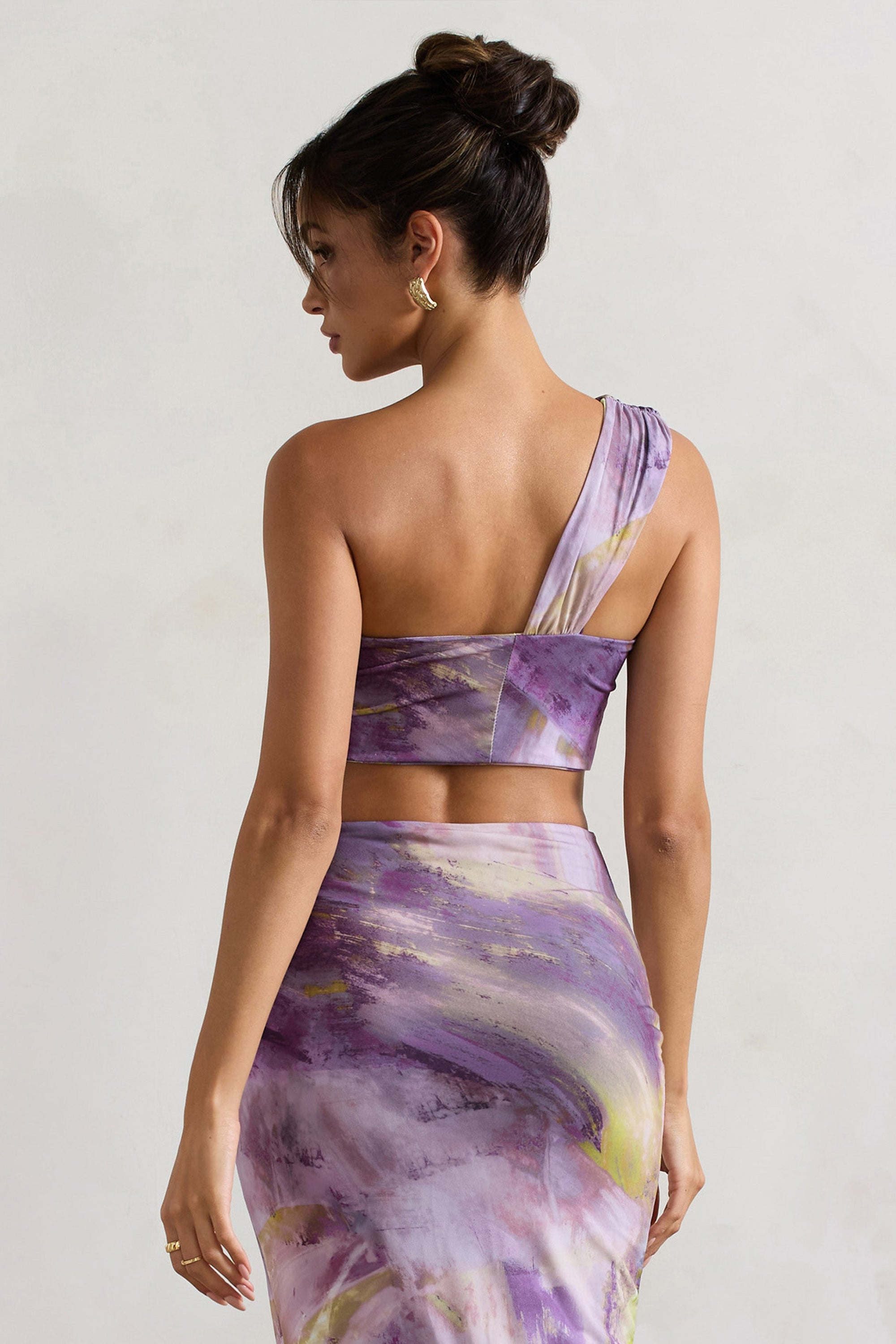 CL12717921904_WB_HR_CL127179219-OpenHeartLilacPrintKnotOneShoulderBralette_HR_CL127180021-TenderKissLilacPrintKnotSplitMaxiSkirt8