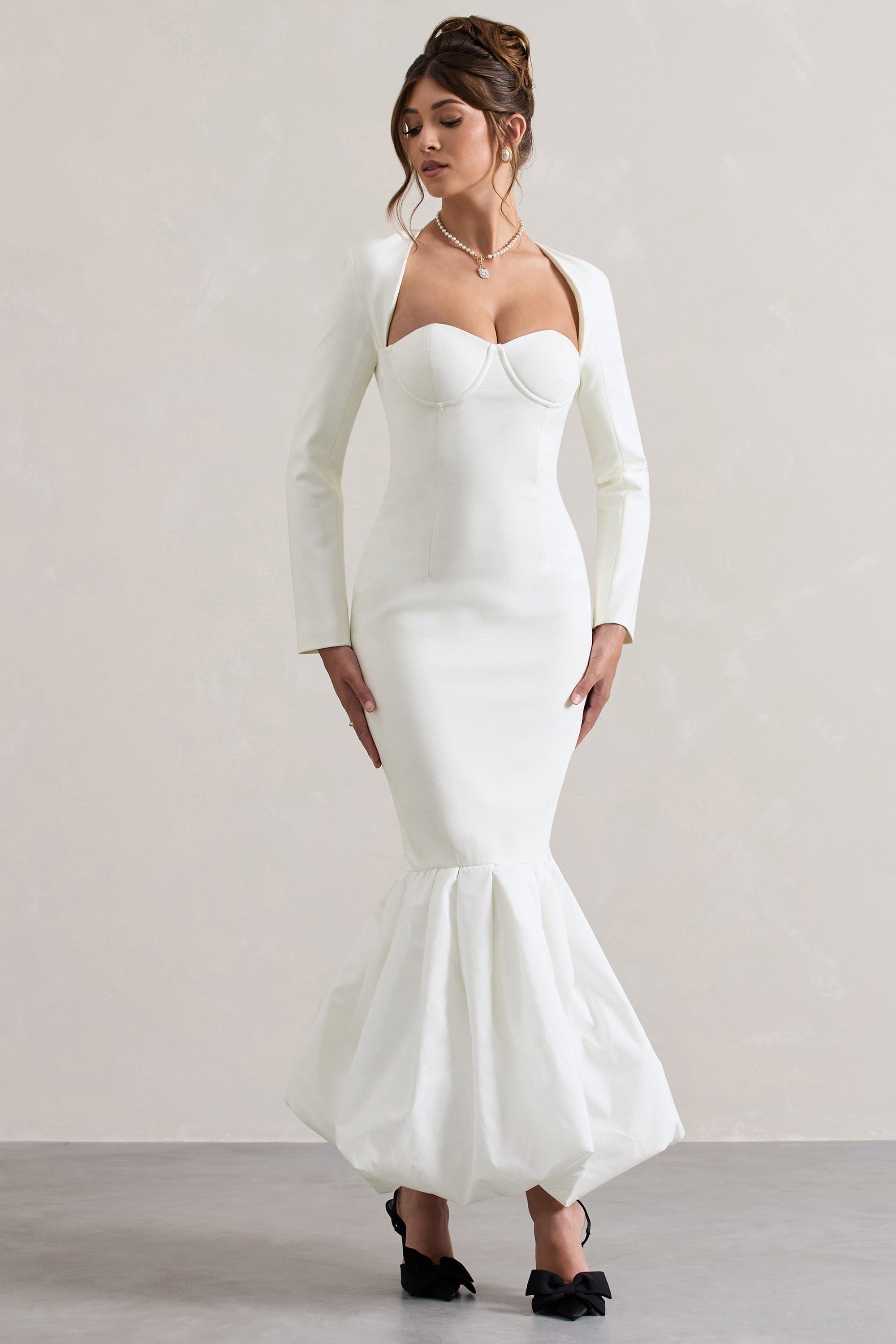 London | Cream Sweetheart Maxi Dress With Volume Hem - Club L 