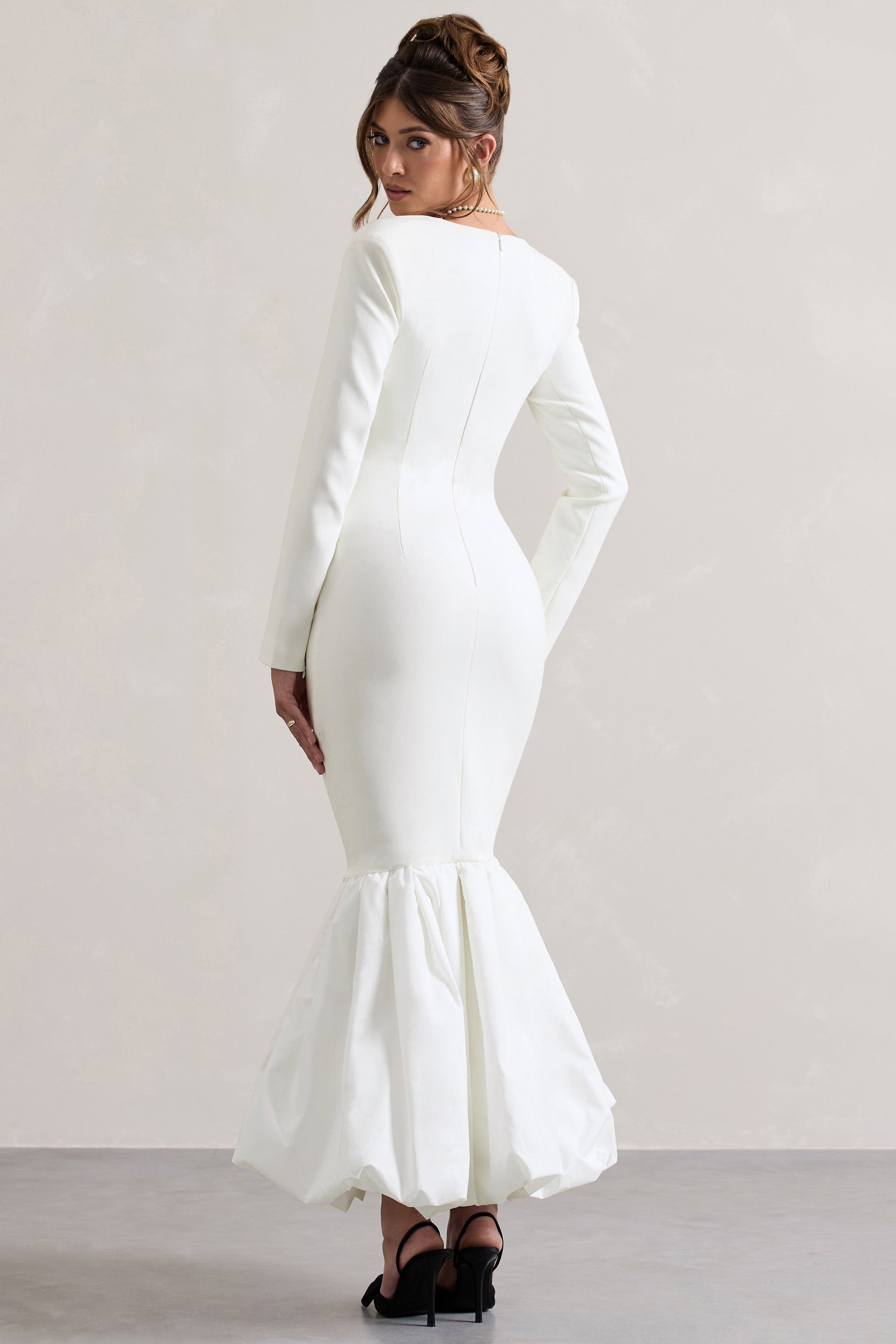 London | Cream Sweetheart Maxi Dress With Volume Hem - Club L 