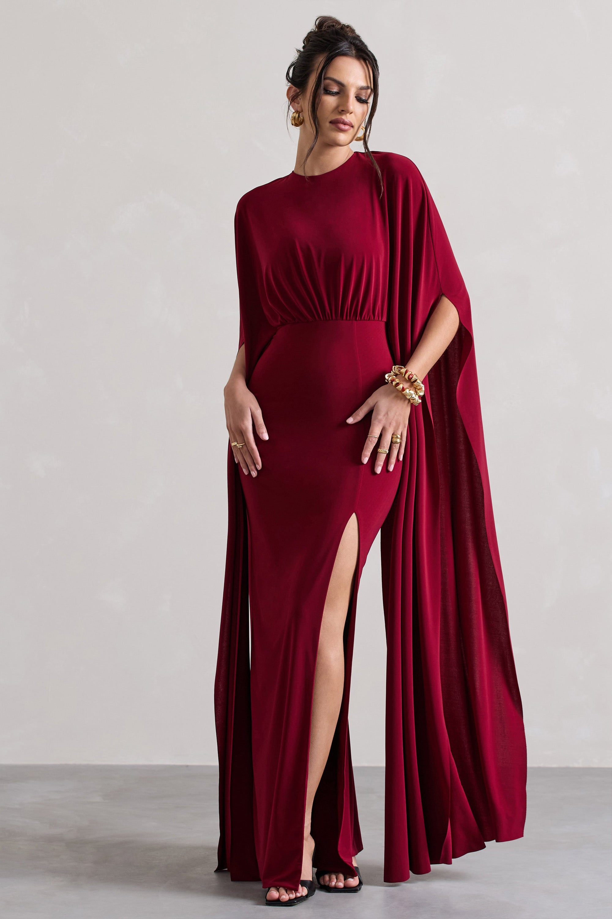 Ilaria | Berry Cape Sleeve Split Maxi Dress - Club L 