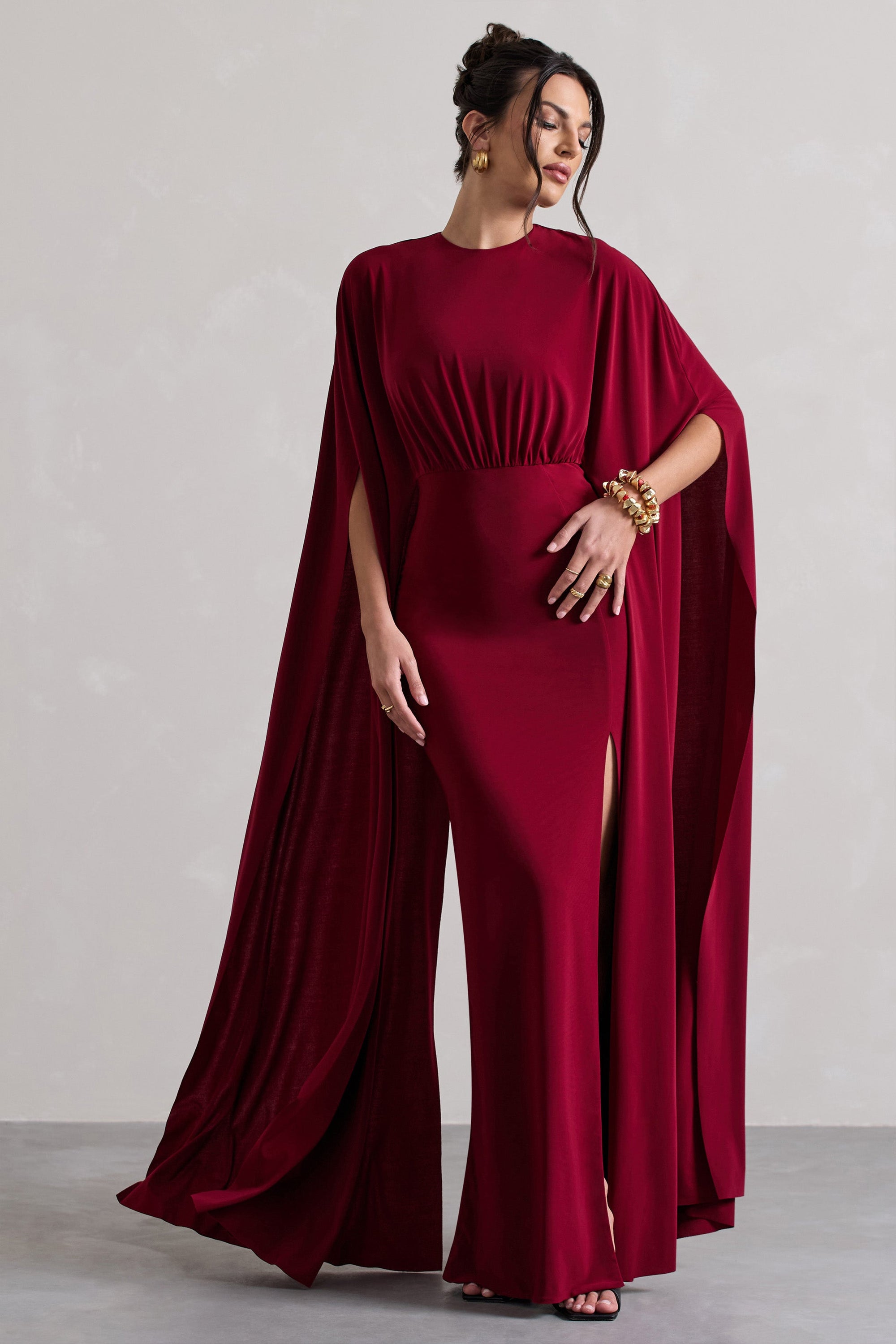 Ilaria | Berry Cape Sleeve Split Maxi Dress - Club L 
