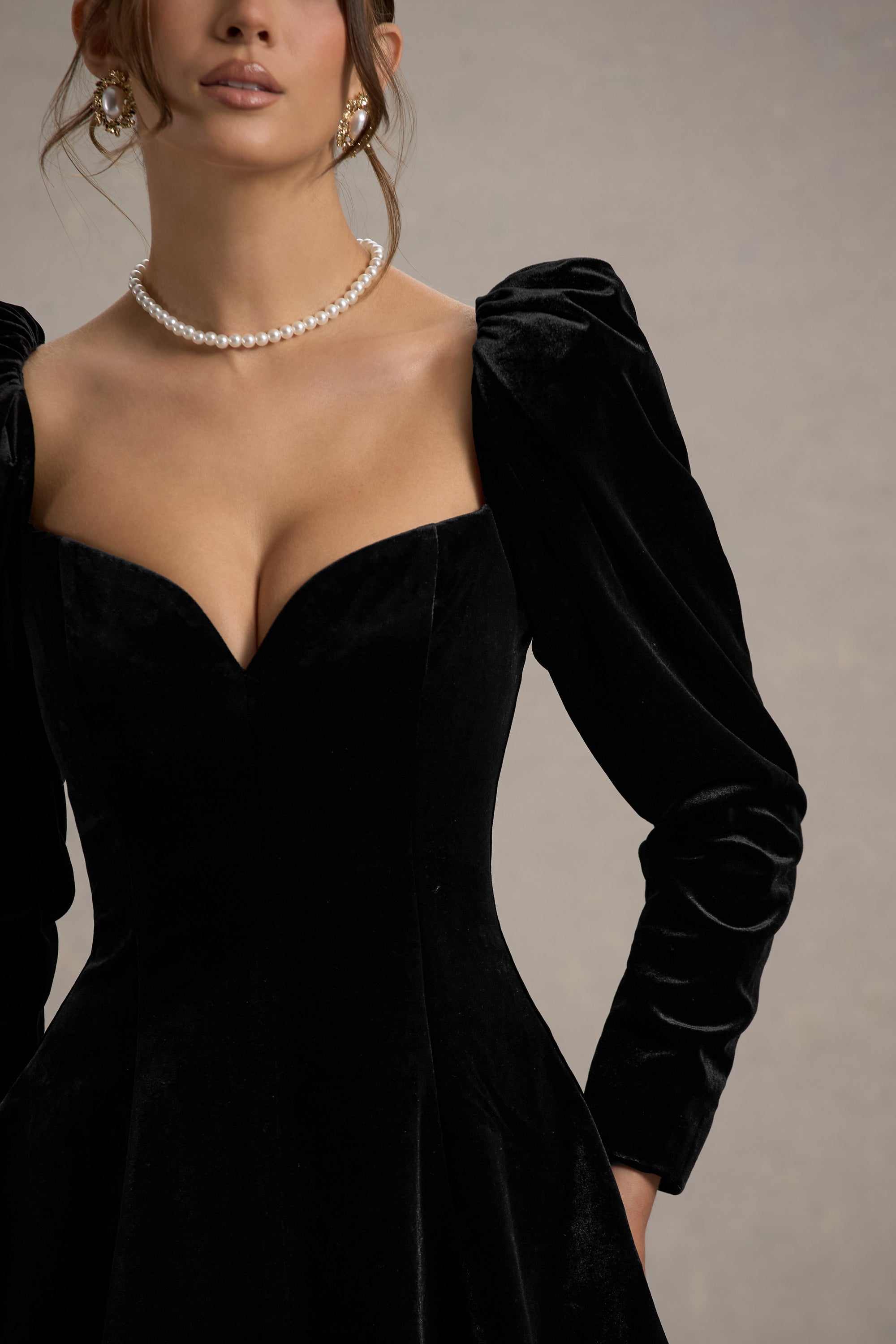 HR_CL135236002 - Shirley Black Velvet Sweetheart Puff-Sleeve Mini Dress6.jpg