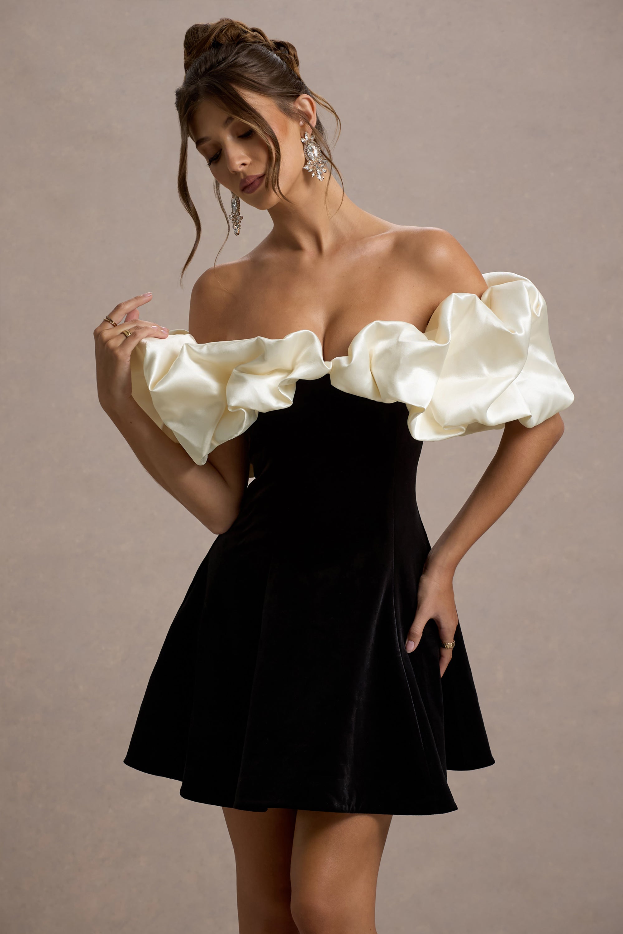 CC_HR_CL135492242---Brynne----Black-&-Cream-Velvet-Mini-Dress-With-Satin-Puff-Sleeves-11.jpg