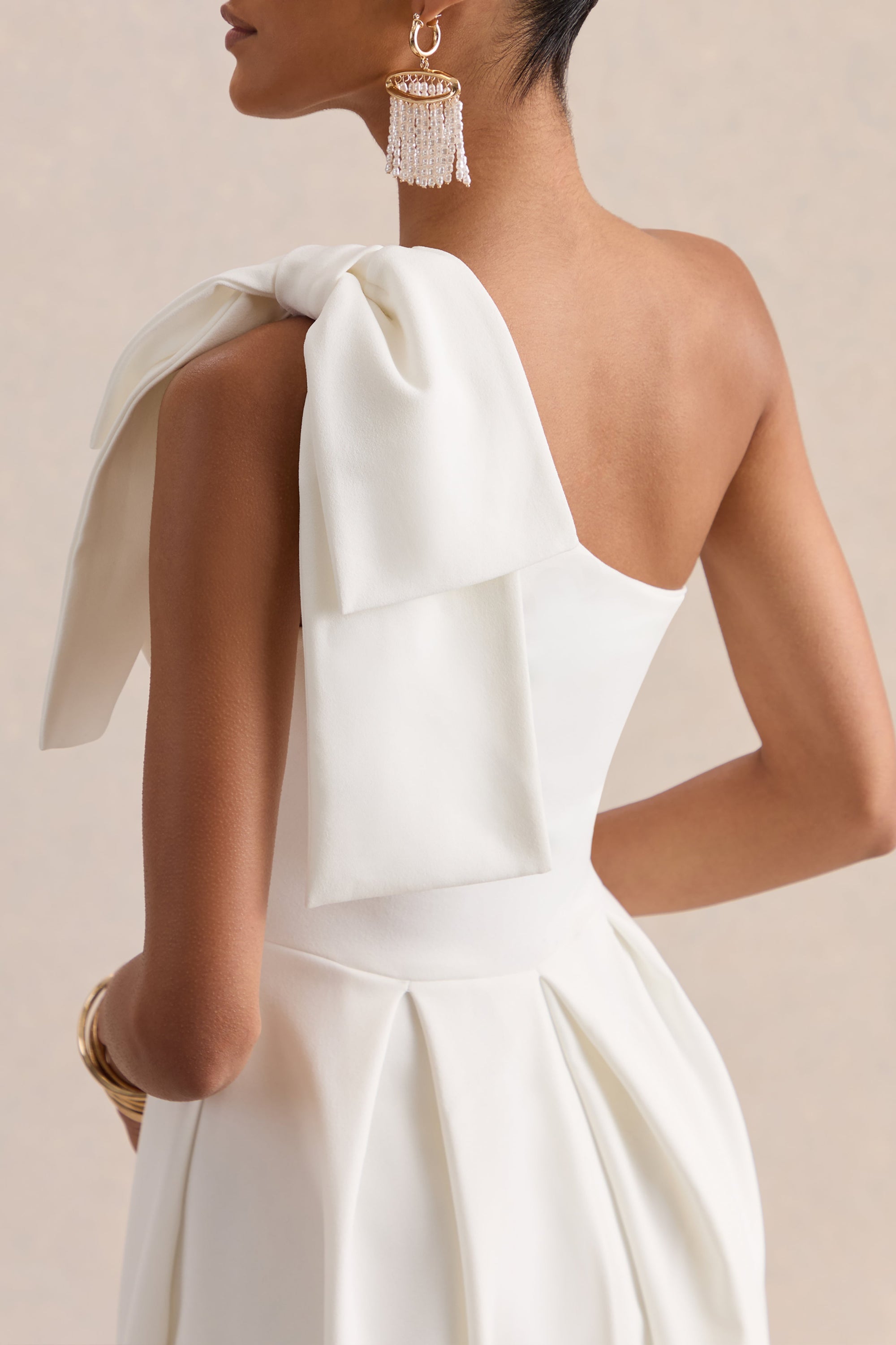 ECM_HR_CL137132110---Meria-_-White-Asymmetric-Neck-Midi-Dress-With-Bow-Sleeve-02.jpg