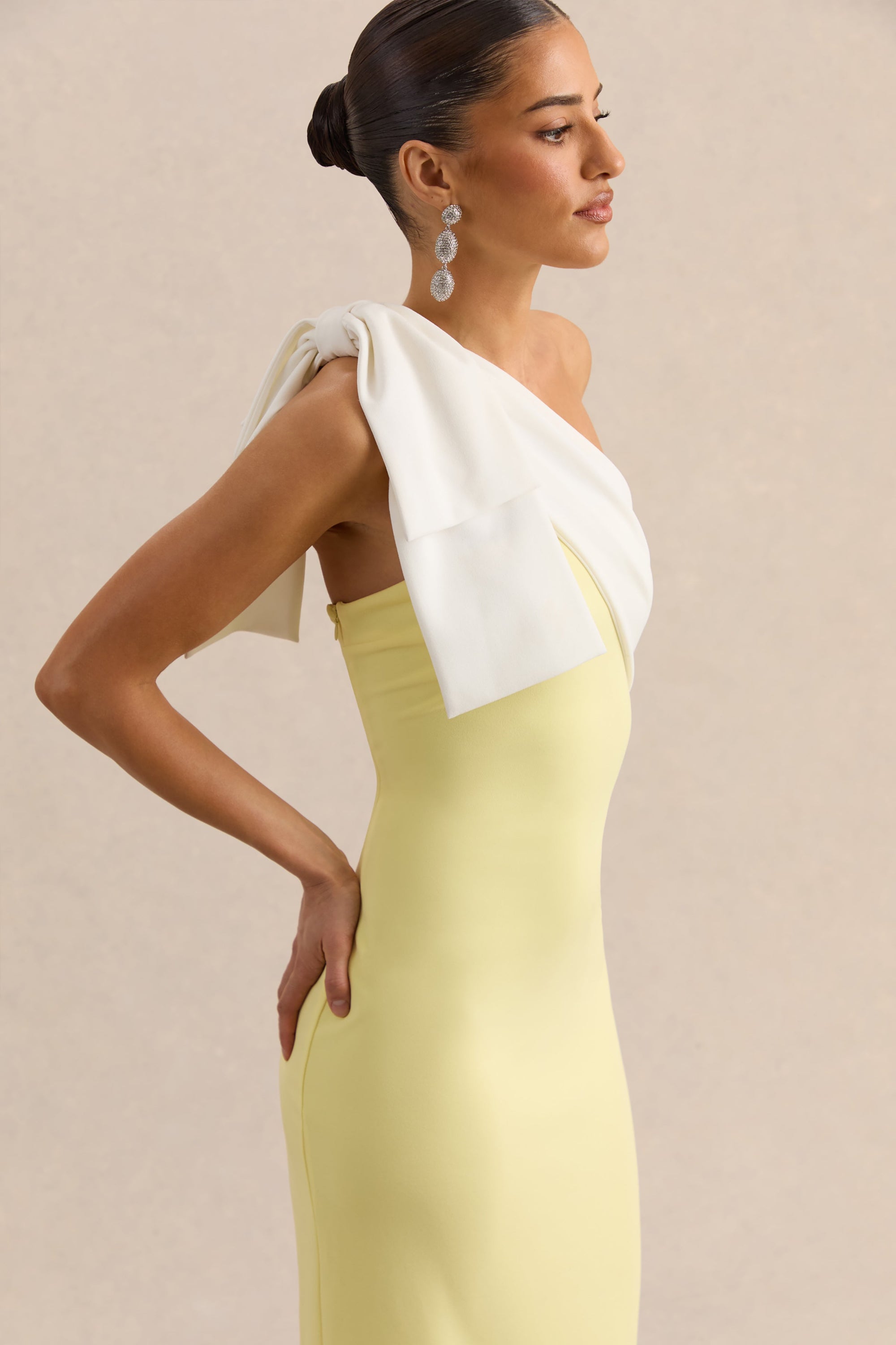 ECM_HR_CL137274121---Adara---Lemon-&-White-Asymmetric-Neck-Maxi-Dress-With-Bow-Detail---06.jpg