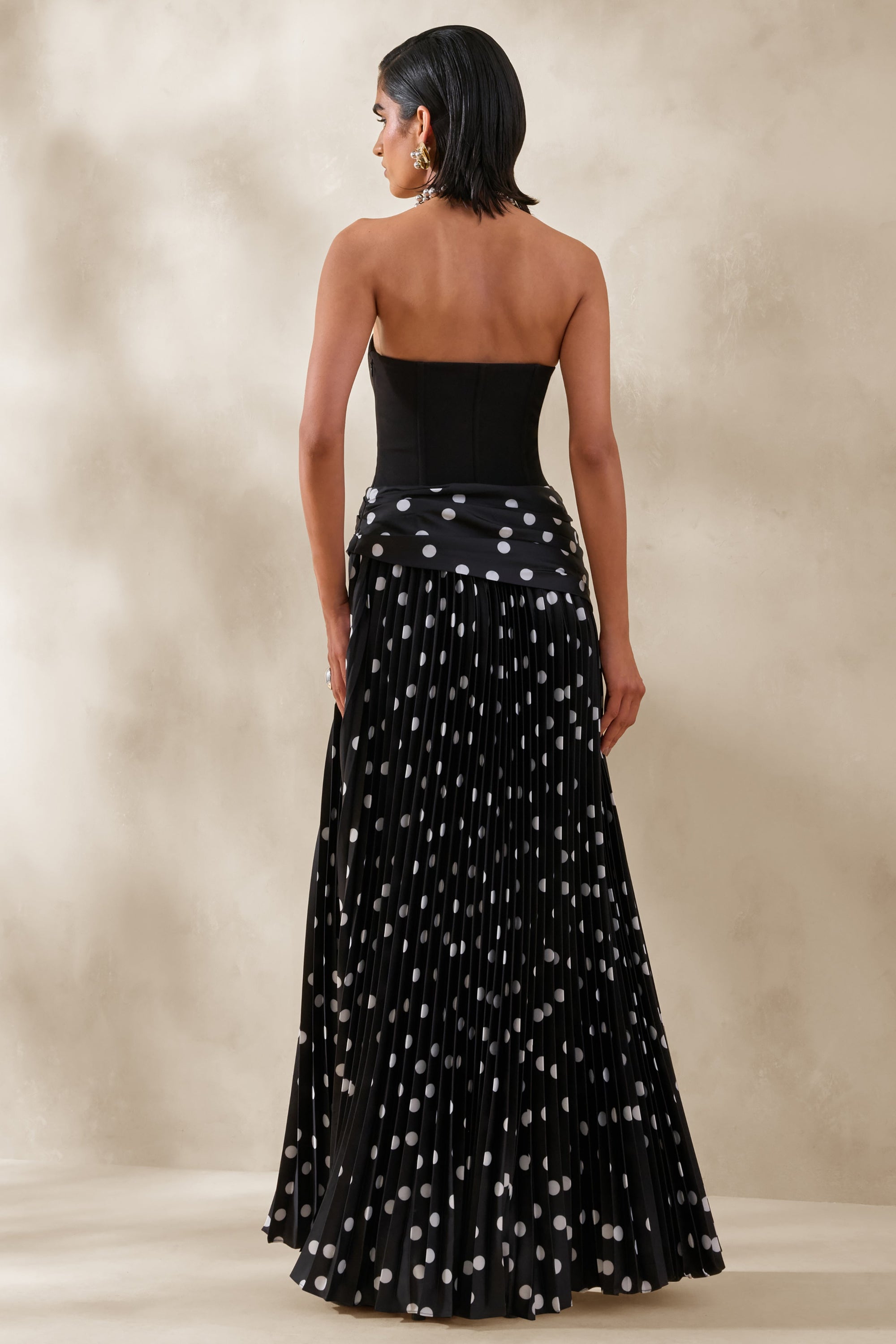 ECM_HR_CL137297001---Valerisse-_-Black-And-White-Polka-Dot-Bandeau-Maxi-Dress-4.jpg