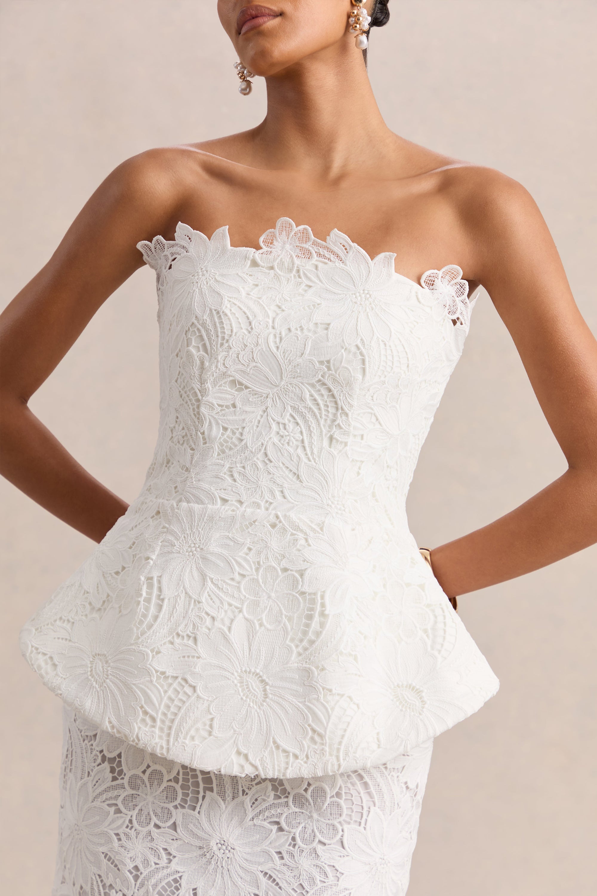 ECM_HR_CL137309110---Delvine-_-White-Lace-Bandeau-Corset-Maxi-Dress-04.jpg