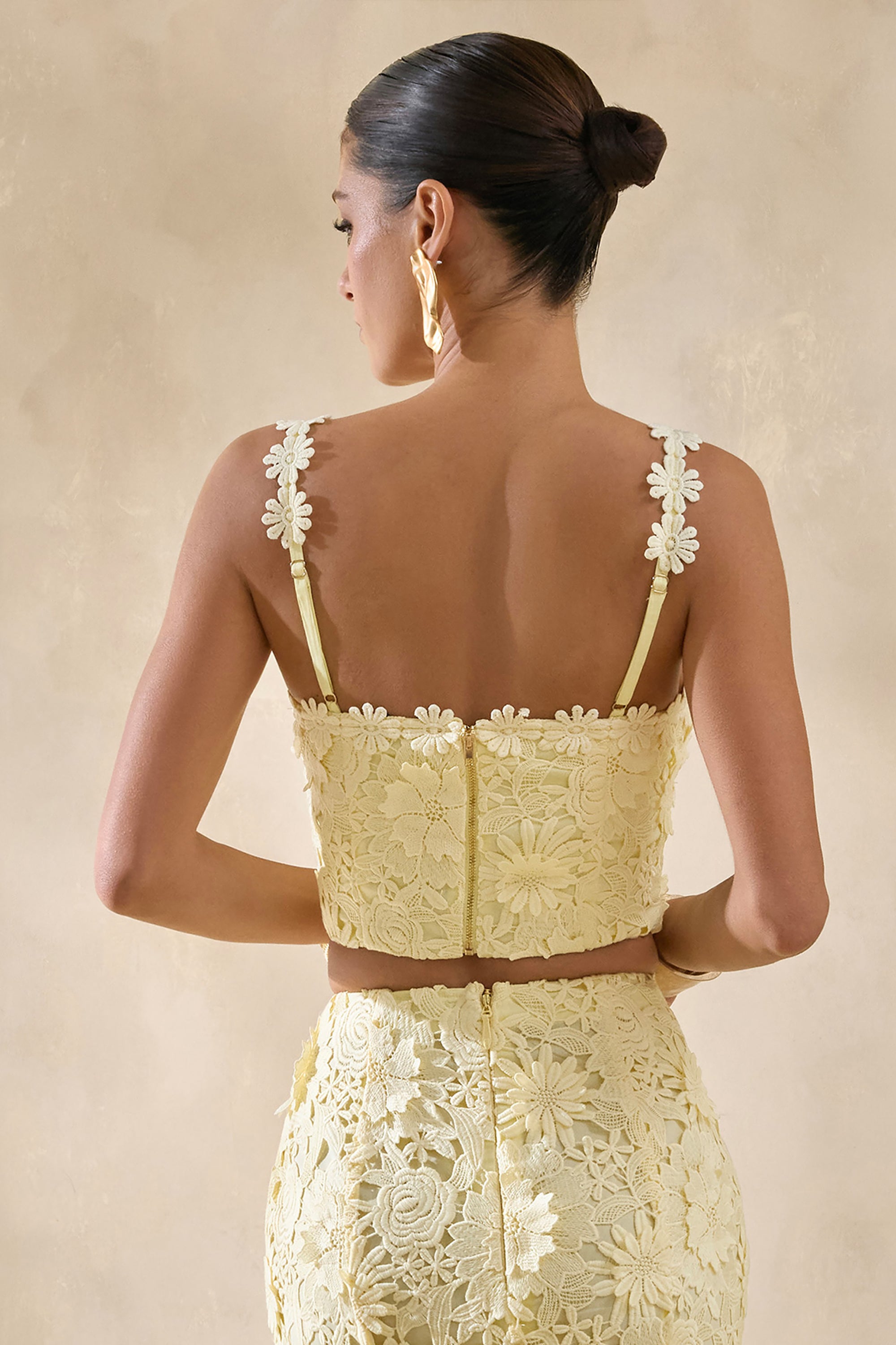 ECM_HR_CL137399121---Blythe-_-Lemon-Lace-Square-Neck-Crop-Top-6.jpg