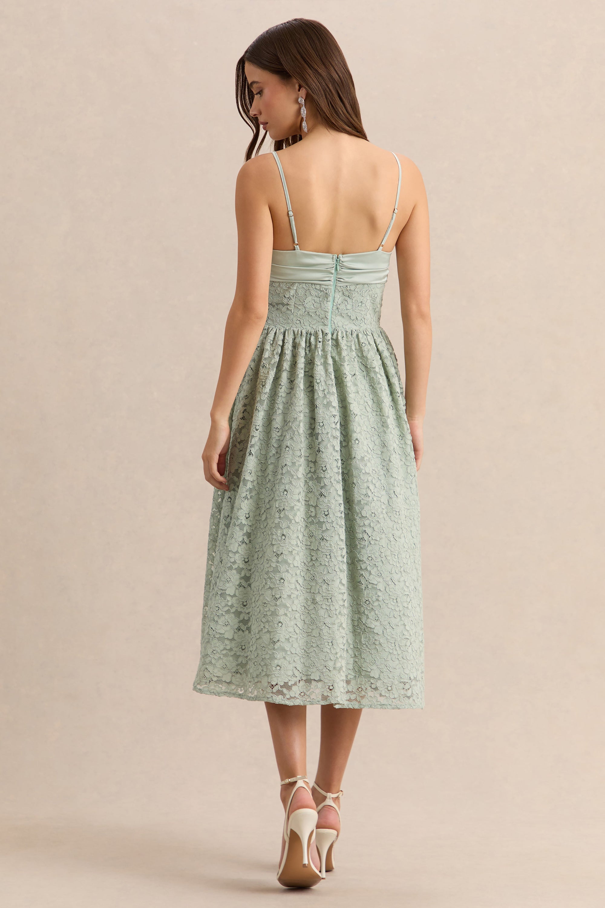 ECM_HR_CL137441033---Gloriana---Sage-Lace-Sweetheart-Neck-Midi-Dress-__-PHOTOSHOOT-05.03.2026-ERGO---RUBY-5.jpg