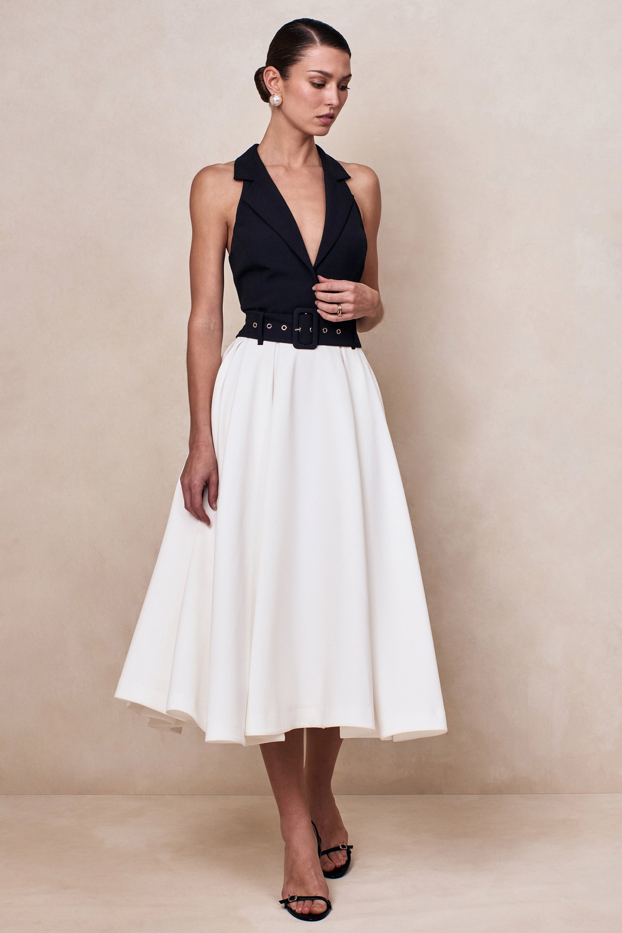 CL13747600106_ECM_CL137476001_-_Alessa___Black_White_Plunge-Neck_Tailored_Midi_Dress_02