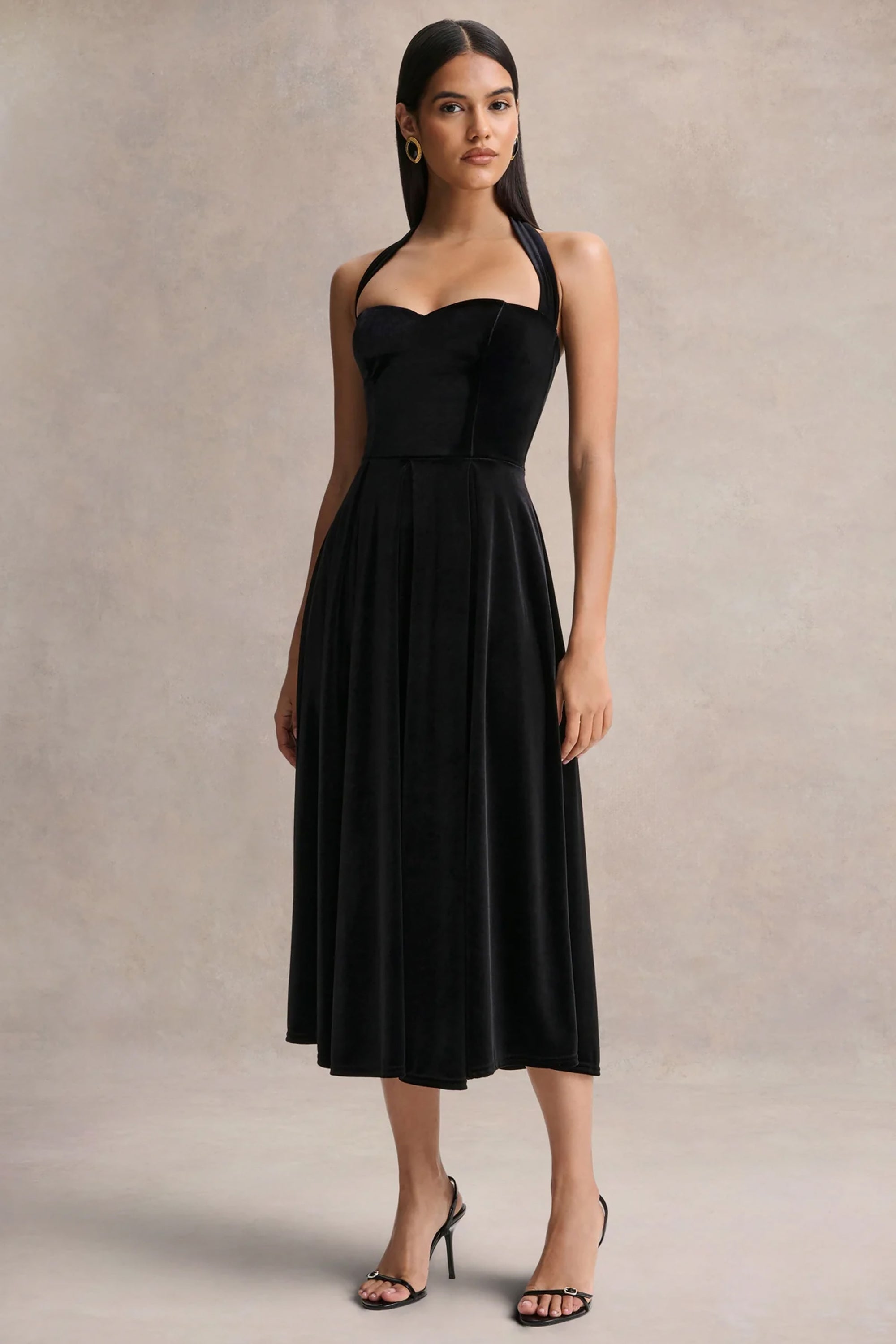 CL137524001_Esmeray-_-Black-Velvet-Sweetheart-Neck-Midi-Dress_04a.jpg
