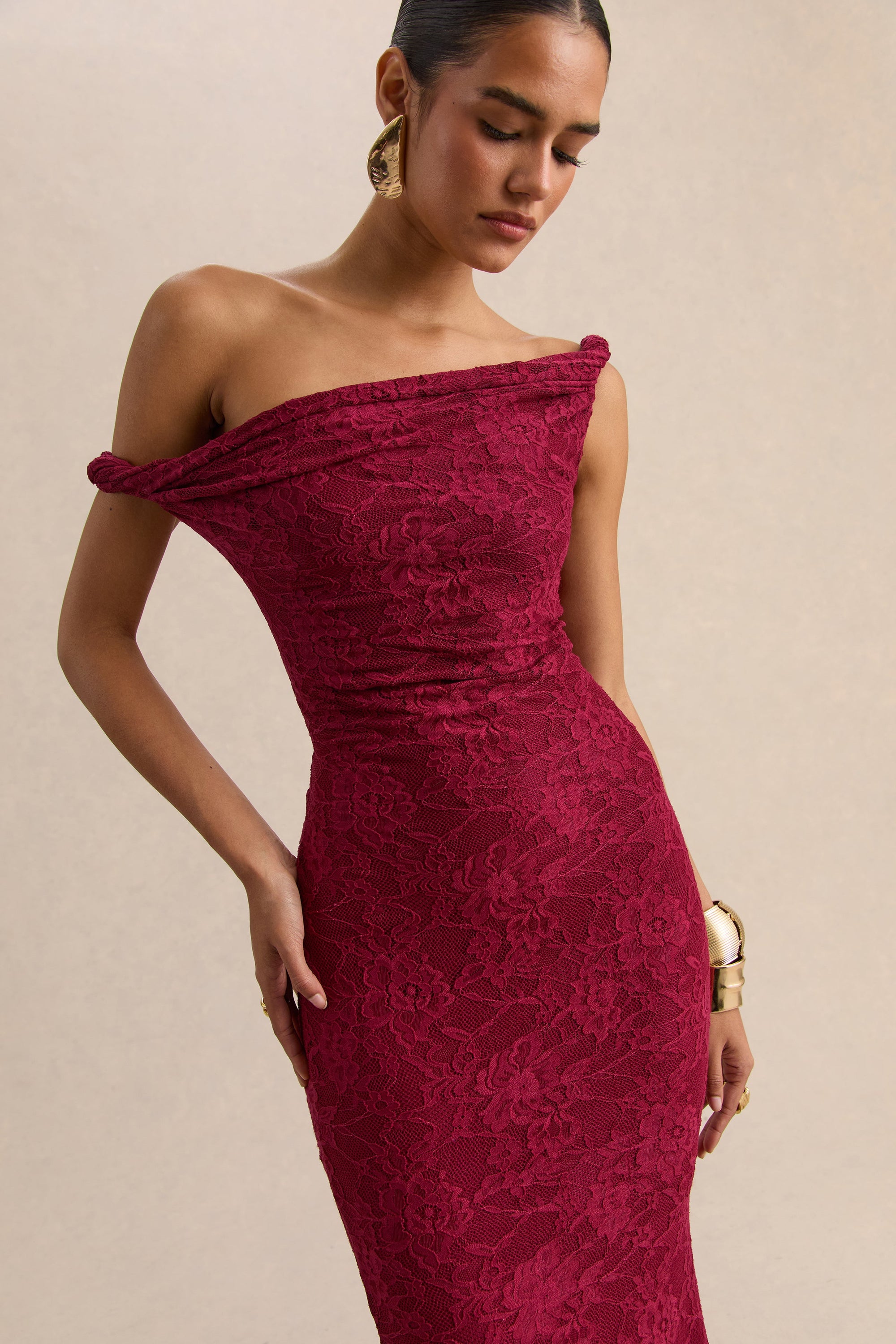 CL13757410206_ECM_HR_CL137574102_-_Afina_-_Burgundy_Lace_Asymmetric-Neck_Maxi_Dress_05