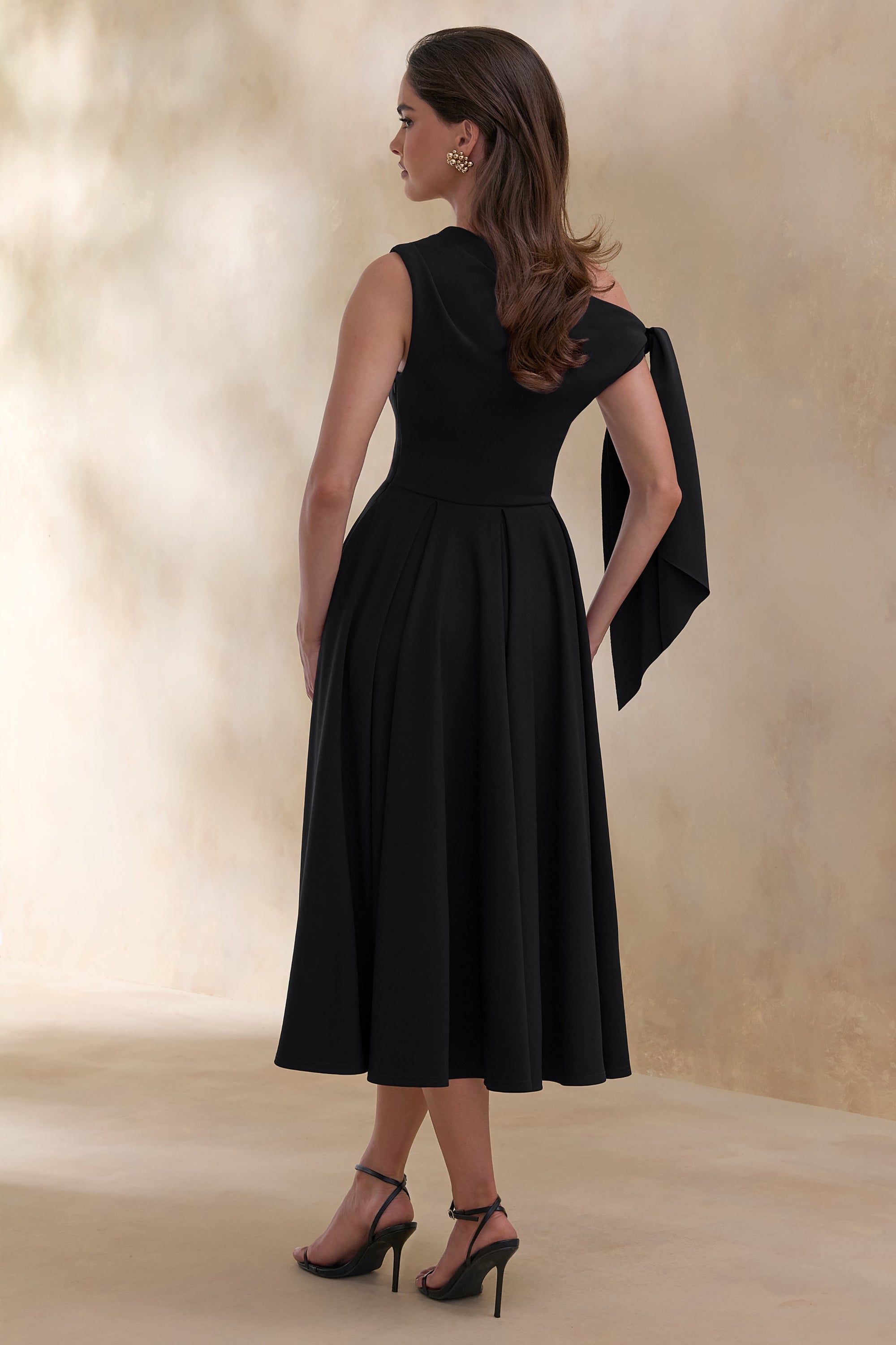 ECM_HR_CL137614001-Daring-_-Black-Asymmetric-Neck-Midi-Dress-With-Knot-Detail_02.jpg