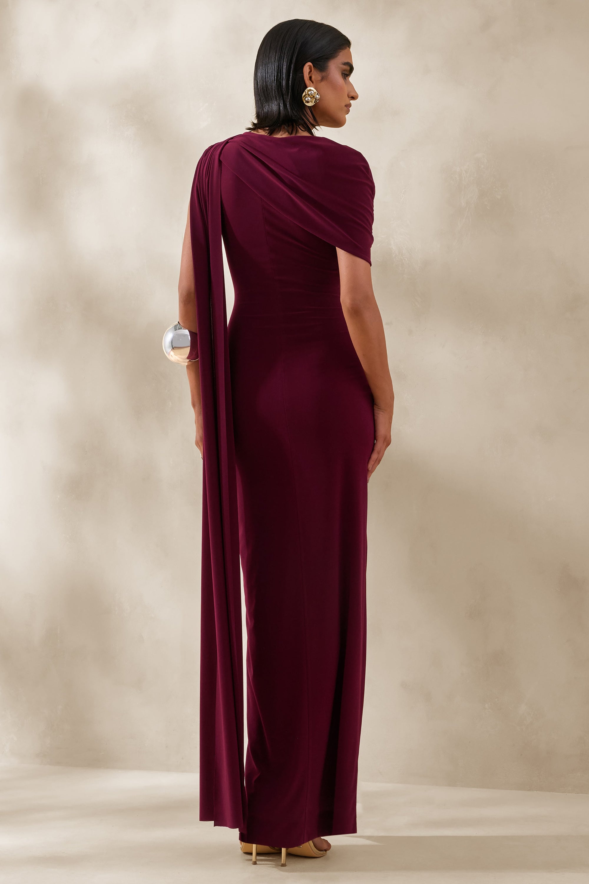 ECM_HR_CL137657102---Palomara-_-Burgundy-Round-Neck-Maxi-Dress-With-Sash-And-Front-High-Split-4.jpg