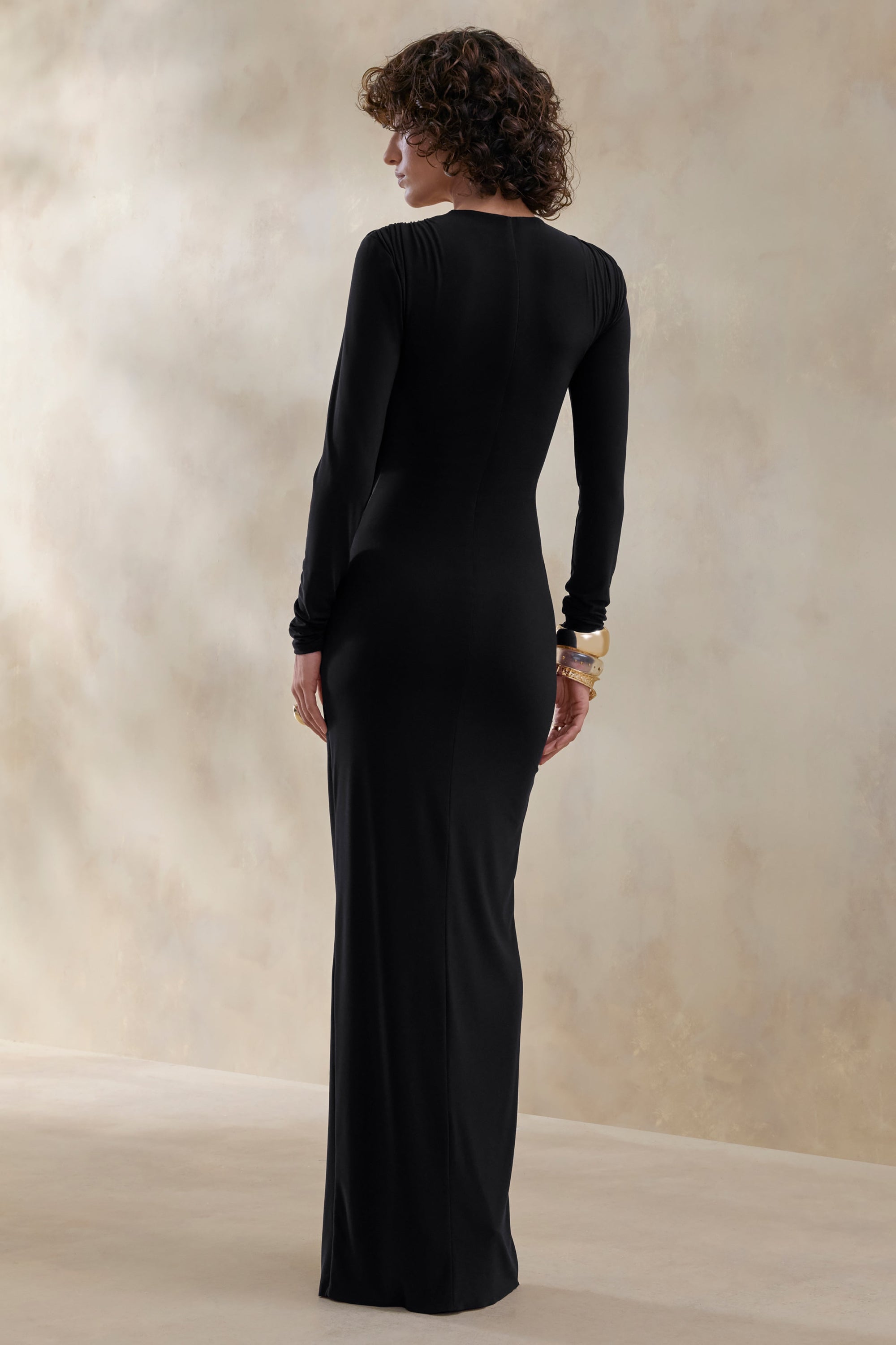 ECM_CL137679001---Desirelle-Black-Crew-Neck-Maxi-Dress-With-Gathered-Detailing_02.jpg