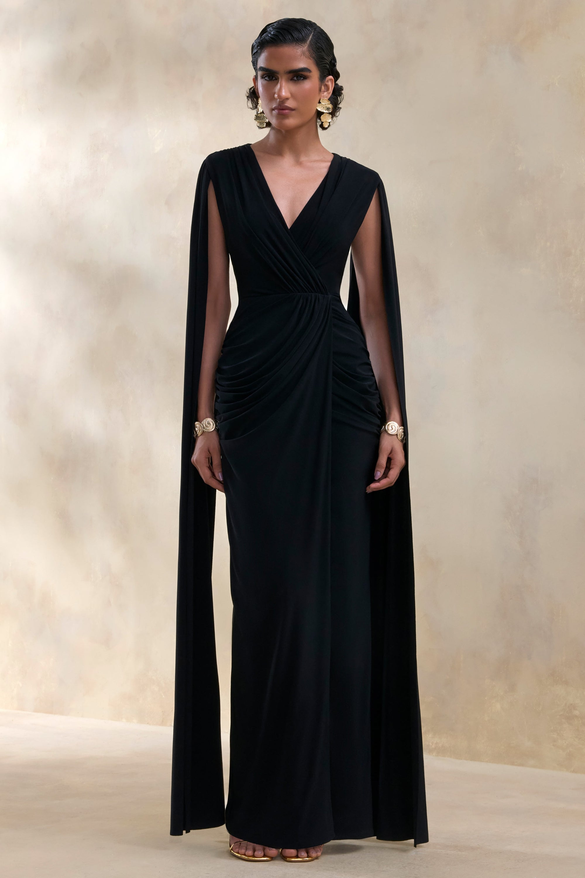 ECM_HR_CL137702001---Ulissia-_-Black-V-Neck-Maxi-Dress-With-Cape-Sleeves-0.jpg