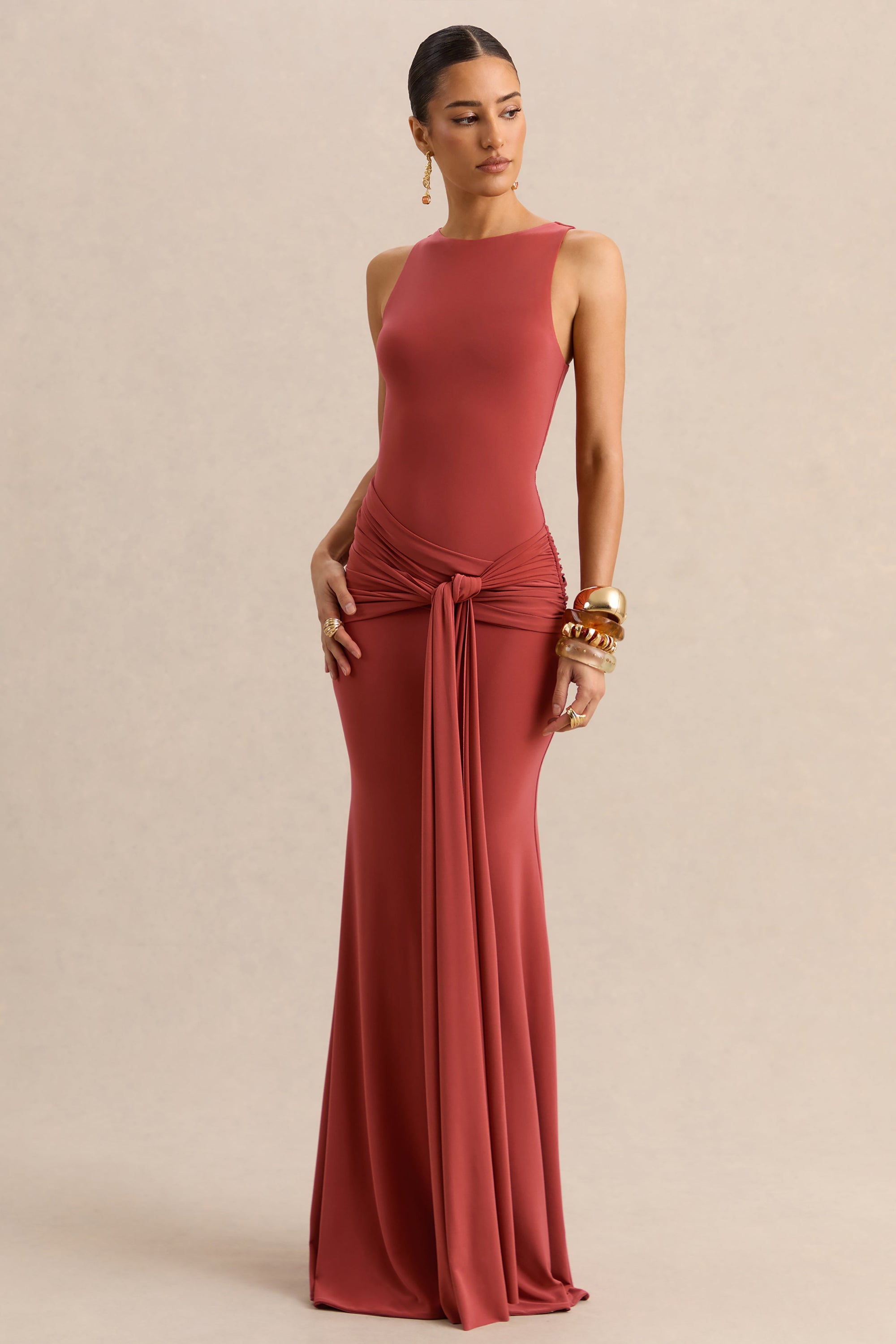 ECM_HR_CL137875071---Cherine-Rust-Round-Neck-Maxi-Dress-With-Gathered-Detailing-And-Sash-3.jpg