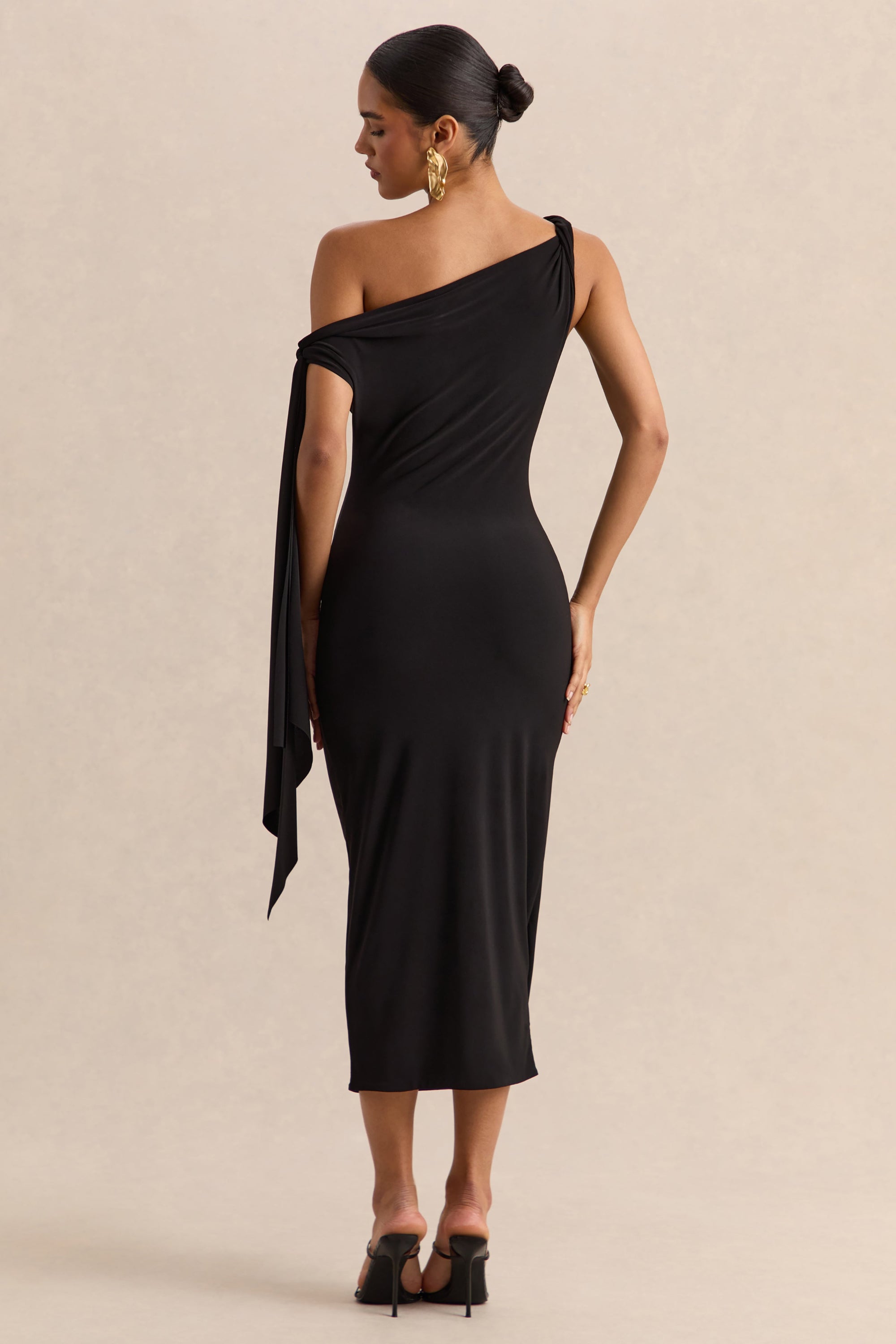 ECM_HR_CL137892001---Arcelia---Black-Asymmetric-Neck-Midi-Dress-With-Knot-Sleeve-Detail-04.jpg