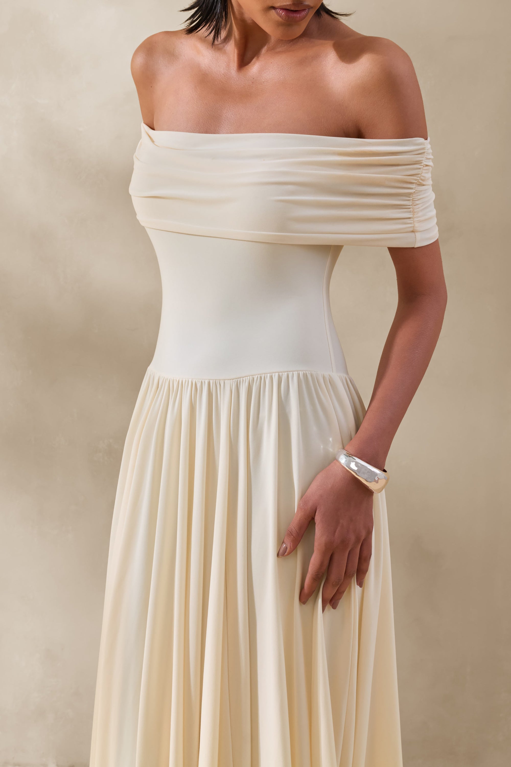 ECM_HR_CL138047111---Cindie-_-Cream-Bardot-Neck-Maxi-Dress-4.jpg