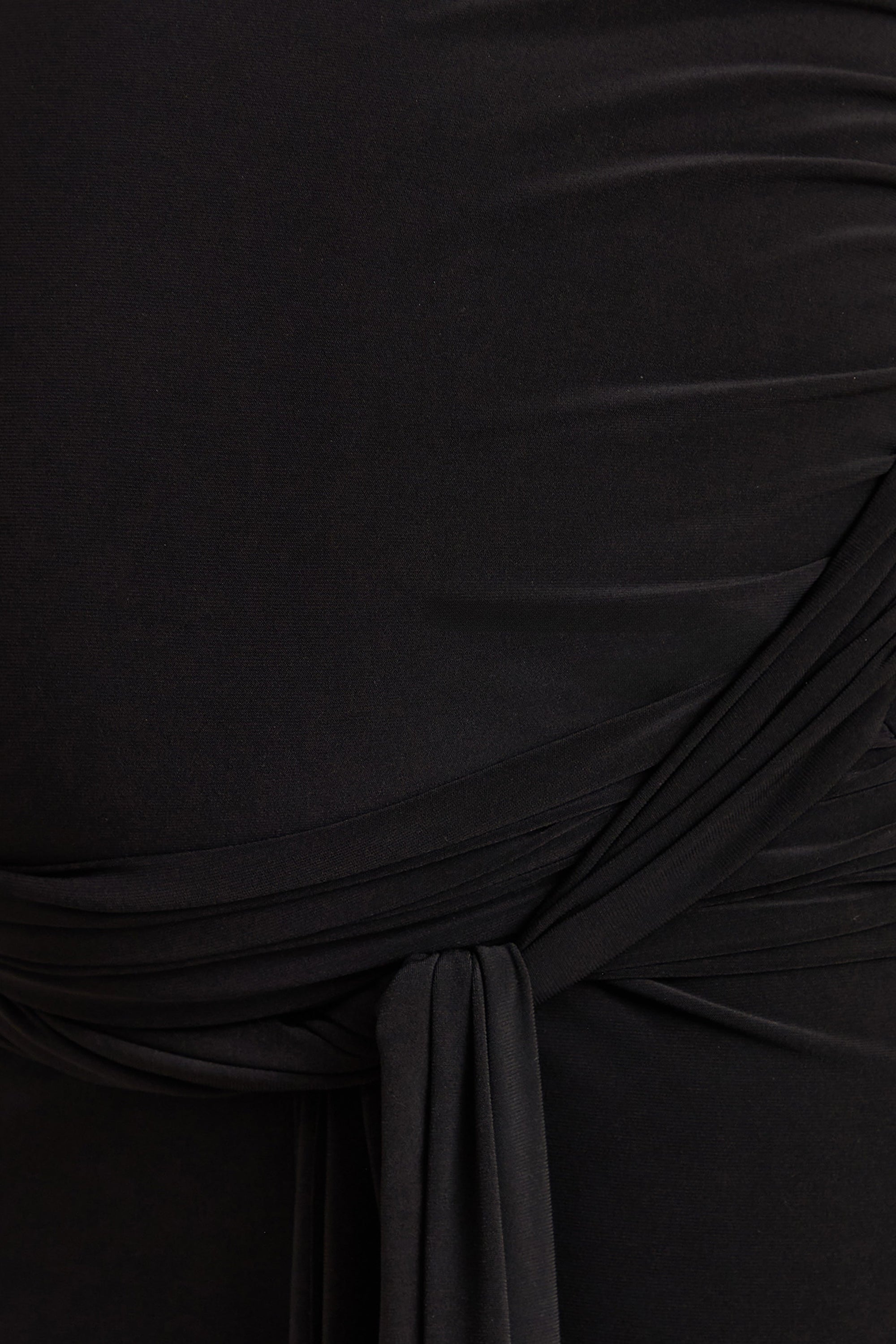 ECM_HR_CL138112001----Felise---Black-Scoop-Neck-Maternity-Maxi-Dress-With-Gathered-Detailing-3.jpg