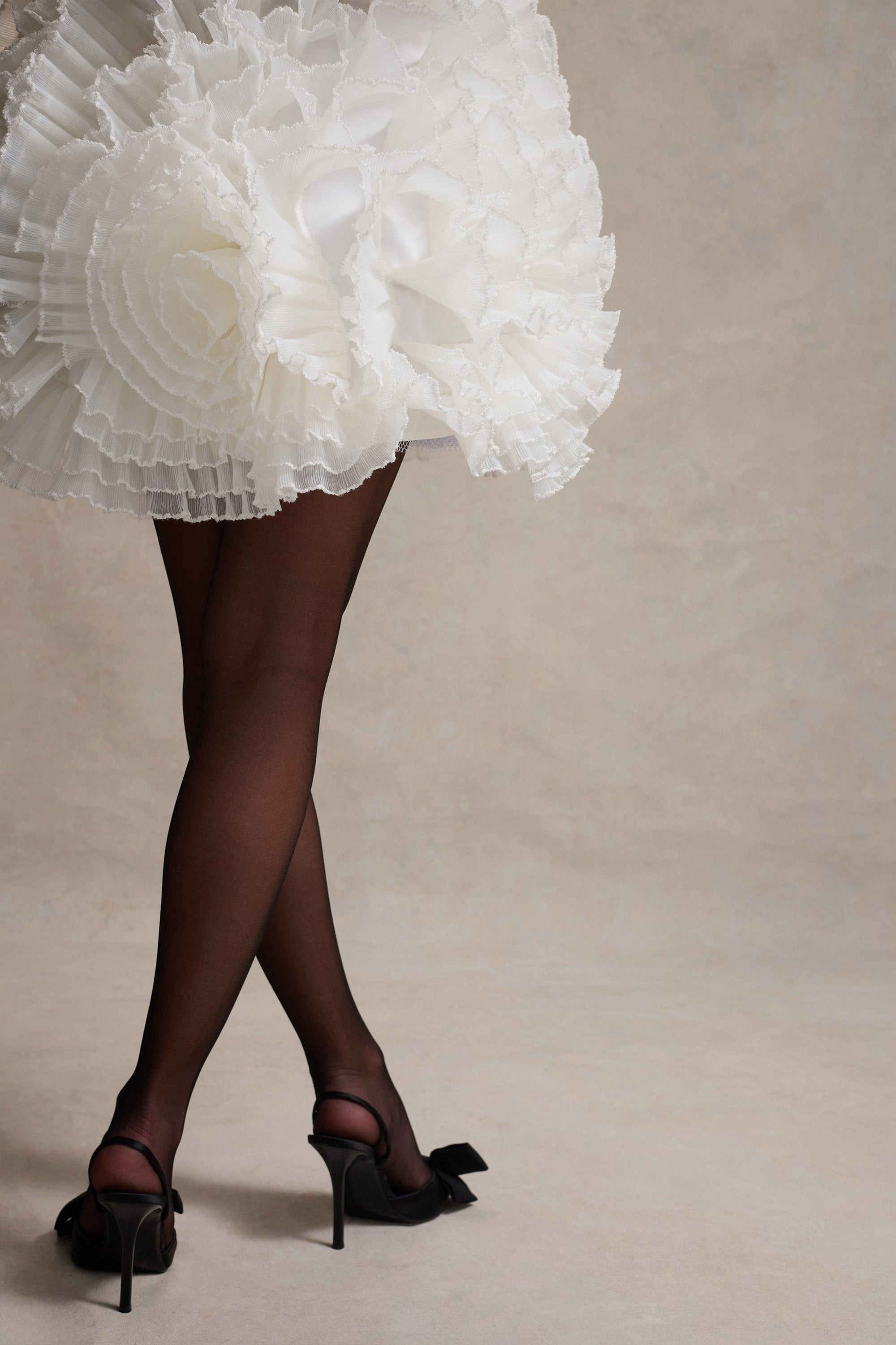 WB_HR_CL134658242-MeringueBlackVelvetPlunge-NeckMiniDressWithTulleSkirt11