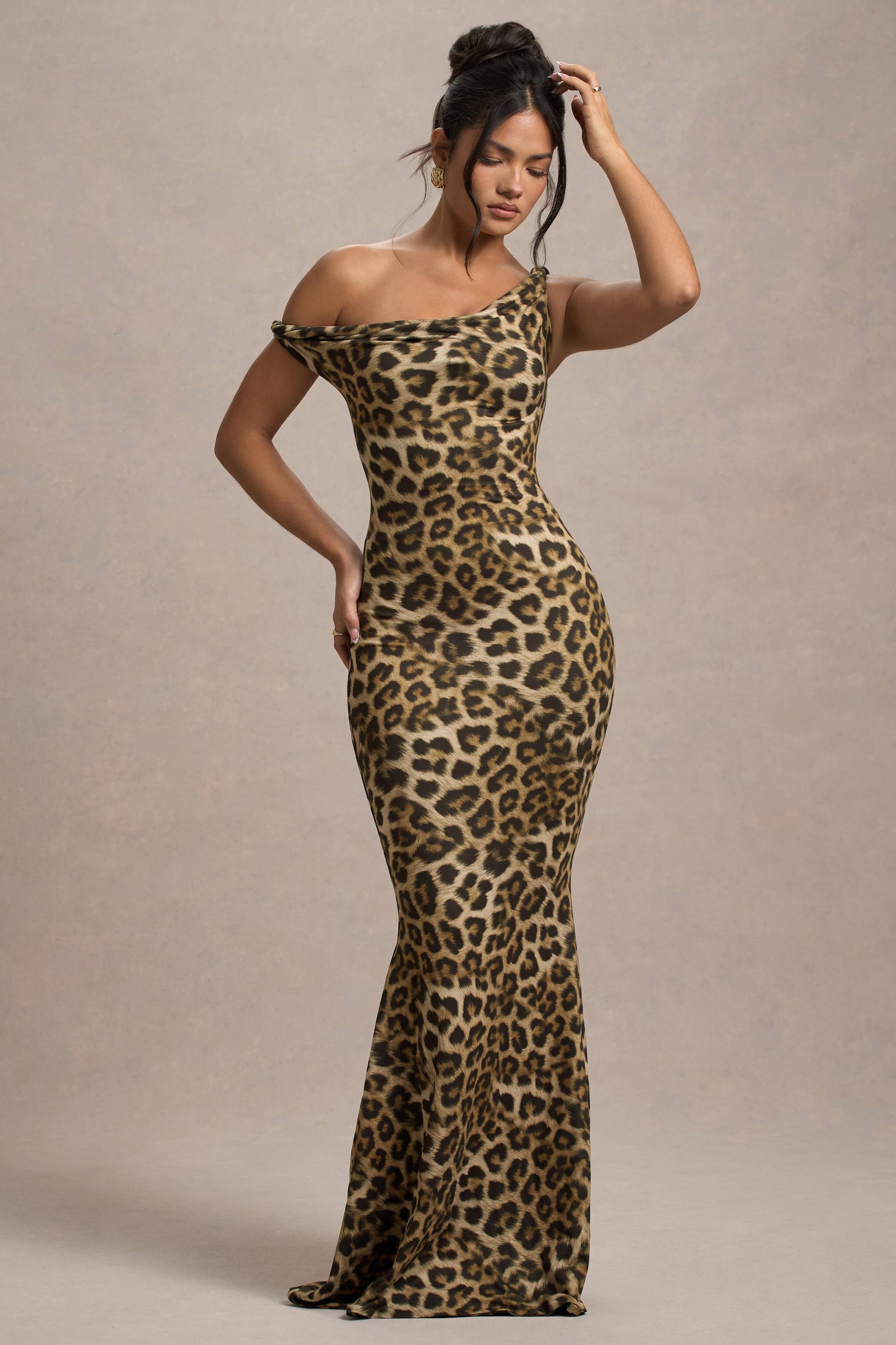 WB_HR_CL134931027-LitaLeopardPrintTwistedAsymmetricMaxiDress4